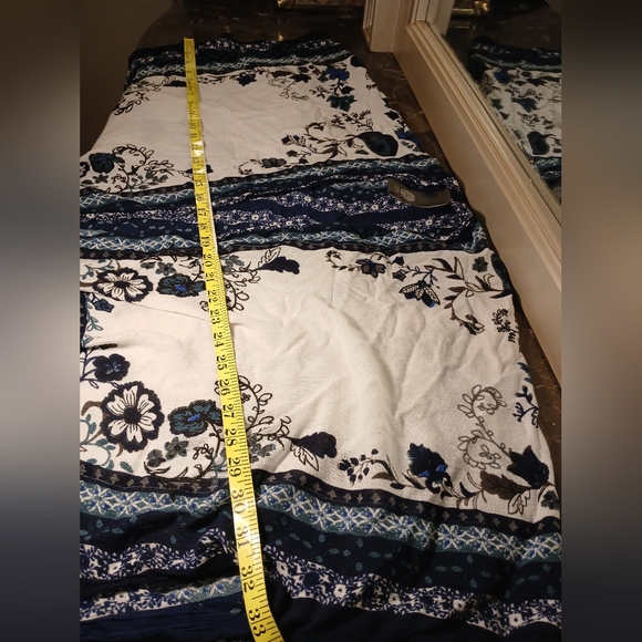 Vince Camuto Navy and Teal Patterned Garment - Picture 10 of 12